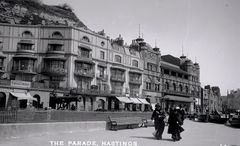 The-Parade-c1905.